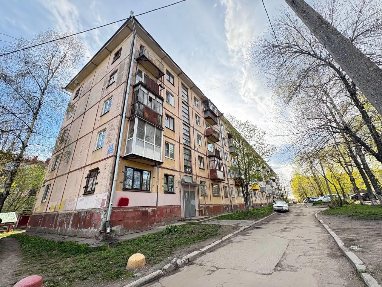 ВОСПОЛЬЗУЙТЕСЬ ПРОГРАММОЙ СУБСИДИРОВАННОЙ ИПОТЕЧНОЙ СТАВКИ 14,75% И ОЩУТИТЕ, КАК СНИЖАЕТСЯ ФИНАНСОВАЯ НАГРУЗКА, ПОЗВОЛЯЯ ВАМ НАСЛАЖДАТЬСЯ ЖИЗНЬЮ В НОВОЙ КВАРТИРЕ!

Представляем вашему вниманию уютную 2-комнатную квартиру, расположенную по адресу: Вологодская область, г. Череповец, ул. Устюженская, д