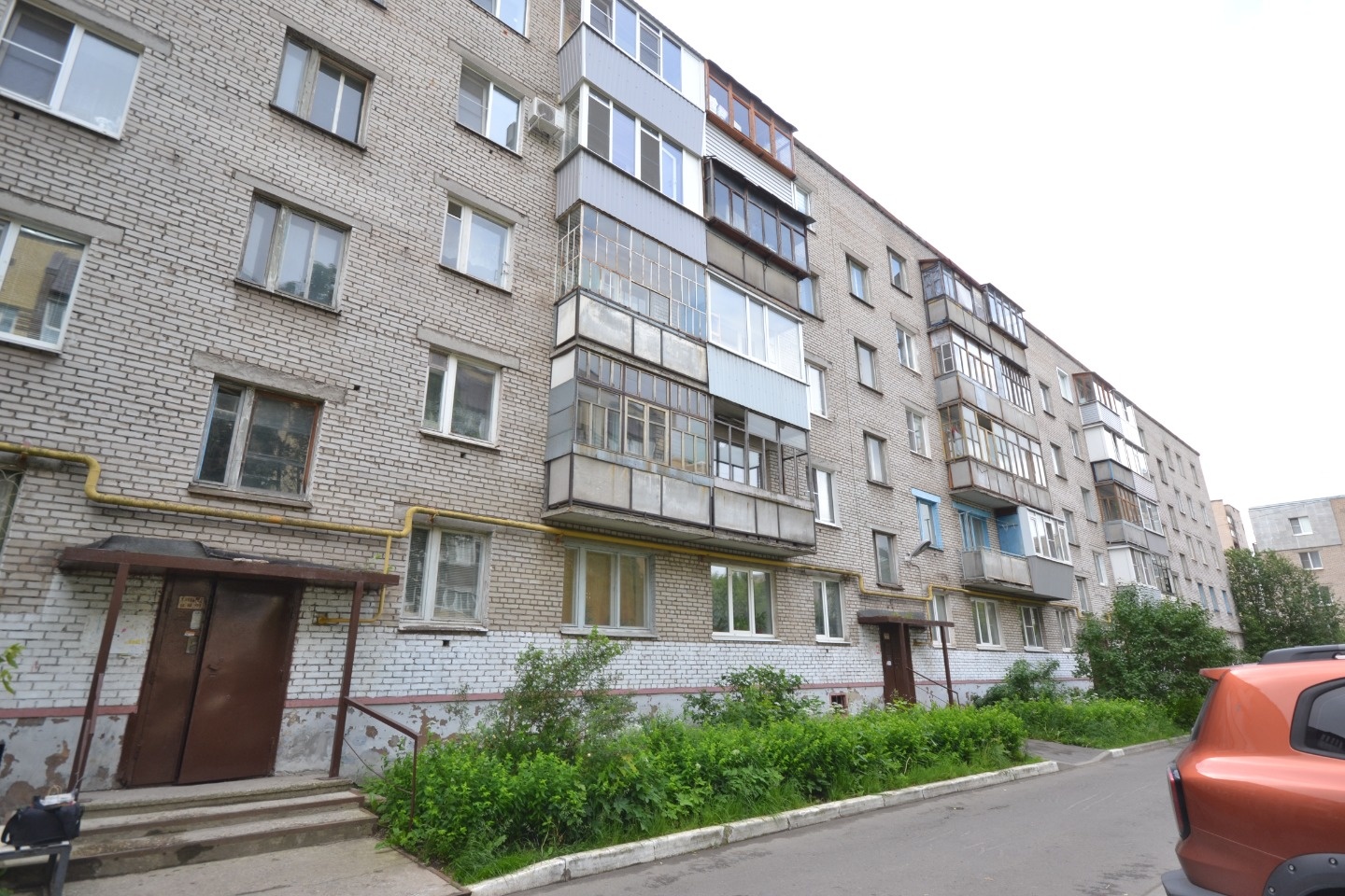 ДАННЫЙ ОБЪЕКТ МОЖНО КУПИТЬ В ИПОТЕКУ ПО СТАВКЕ 0,01% НА 1 ИЛИ 2 ГОДА!

ТАКЖЕ ДАННЫЙ ОБЪЕКТ МОЖНО КУПИТЬ ПО СУБСИДИРОВАННОЙ ПРОЦЕНТНОЙ СТАВКЕ 14,75%, ЧТО СУЩЕСТВЕННО СНИЗИТ ЕЖЕМЕСЯЧНЫЙ ПЛАТЕЖ ПО ИПОТЕКЕ!

Пpeдлaгaeм 3-комнатную кваpтиру в тeплoм киpпичном домe, по адресу: ул. Красная 1А

О ДОМЕ: 
Адр
