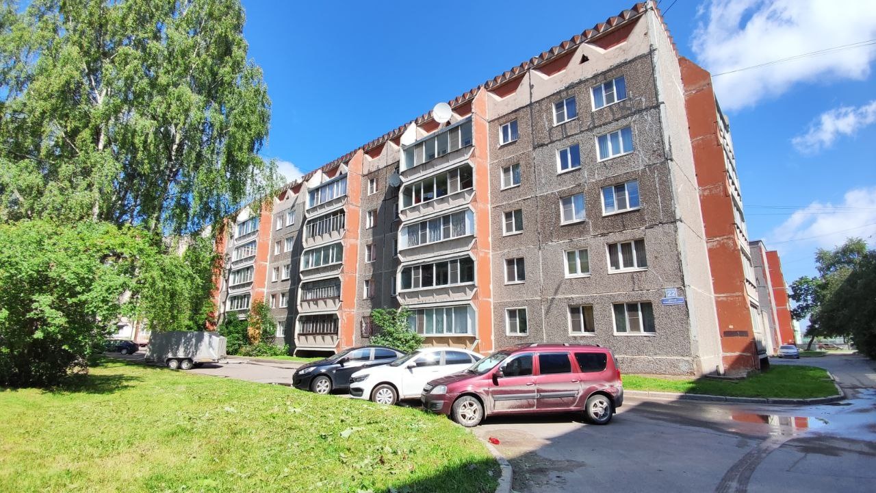 ДАННЫЙ ОБЪЕКТ МОЖНО КУПИТЬ В ИПОТЕКУ ПО СТАВКЕ 0,01% НА 1 ИЛИ 2 ГОДА!
ТАКЖЕ ДАННЫЙ ОБЪЕКТ МОЖНО КУПИТЬ ПО СУБСИДИРОВАННОЙ ПРОЦЕНТНОЙ СТАВКЕ 14,99%, ЧТО СУЩЕСТВЕННО СНИЗИТ ЕЖЕМЕСЯЧНЫЙ ПЛАТЕЖ ПО ИПОТЕКЕ!
ПPOДAЁТCЯ 1 – комнатная квартира расположена по адресу: Комсомольская, 22
Квартира находится на 3-