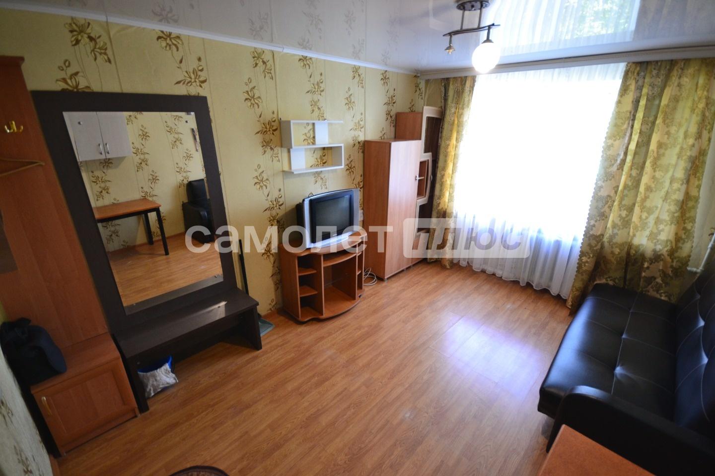 Сдается комната по адресу: Череповец, ул. Мира 1

МЕТРАЖ 12,8 кв.м.

ЭТАЖ 4, этажей в доме 5

Комната в хорошем состоянии, на окнах установлены стеклопакеты. Полностью мебелированная, хорошая входная дверь.

Места общего пользования содержатся в чистоте, туалет на две комнаты, на этаже расположена о