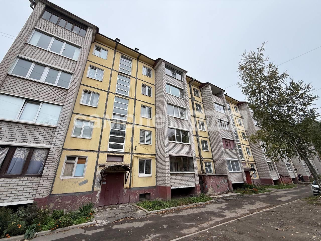 ДАННЫЙ ОБЪЕКТ МОЖНО КУПИТЬ В ИПОТЕКУ ПО СТАВКЕ 0,01% НА 1 ИЛИ 2 ГОДА!
ТАКЖЕ ДАННЫЙ ОБЪЕКТ МОЖНО КУПИТЬ ПО СУБСИДИРОВАННОЙ ПРОЦЕНТНОЙ СТАВКЕ 14,99%, ЧТО СУЩЕСТВЕННО СНИЗИТ ЕЖЕМЕСЯЧНЫЙ ПЛАТЕЖ ПО ИПОТЕКЕ!

Продается просторная трехкомнатная квартира на первом этаже
 Предлагаем вашему вниманию уютную тр