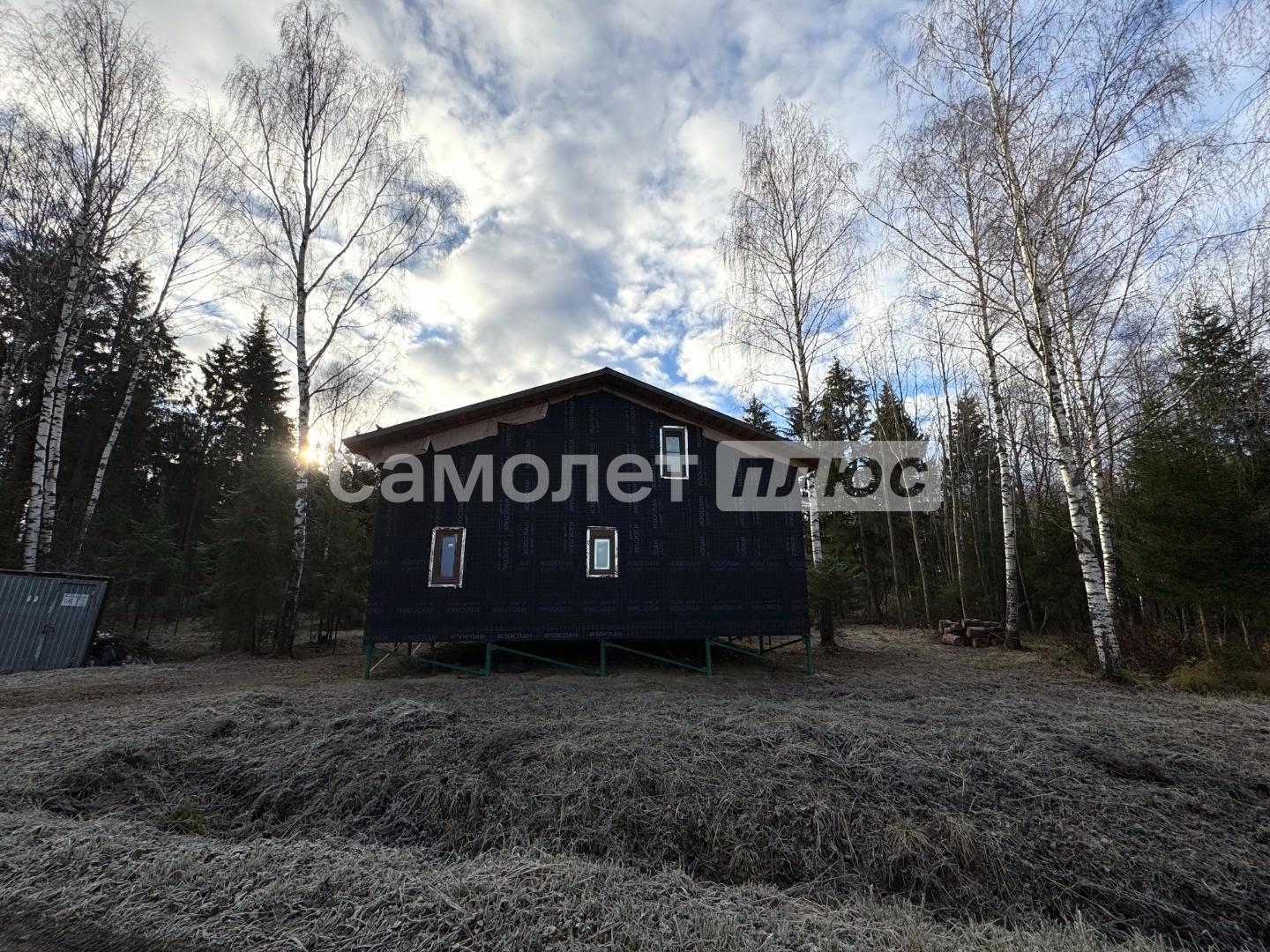 Предлагаем к продаже перспективный объект – просторный 156,7 м.кв. на огромном участке 20 соток с прямым выходом к собственной береговой линии.

Преимущества и детали: 

Земельный участок: 20 соток, идеальная прямоугольная форма. 
Участок с живописным видом на реку. Есть свой спуск к воде.

 Располо