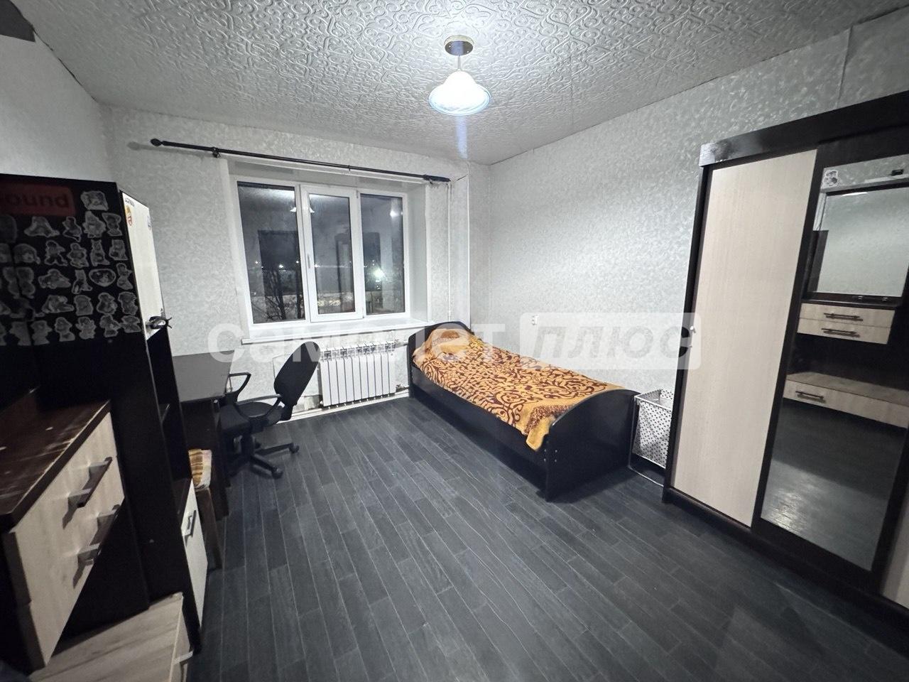 Устал от бесконечного поиска «того самого» места? Остановись. Это оно.

Что за локация:
 Адрес: ул. Маяковского, 9. Классика. Все рядом.

 Метраж: 13 м² — твоя личная территория. Всё, что нужно, поместится.

 Этаж: 3-й. Идеально: ни под крышей, ни над подъездом.

 Безопасность: Круглосуточный вахтер