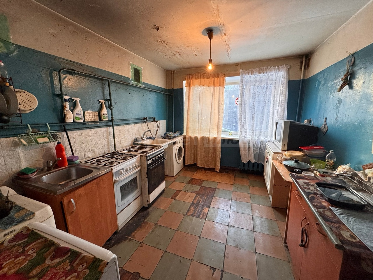 Хороший вариант для проживания или сдачи в аренду. Комната расположена на 3-м этаже многоквартирного дома.

Характеристики:

· Адрес: г. Череповец, ул. Мира, д. 13.
· Этаж: 3.
· Общая площадь: 11,1 кв. м.
Удобная транспортная развязка (остановка рядом).
· Развитая инфраструктура: магазины, аптеки, ш