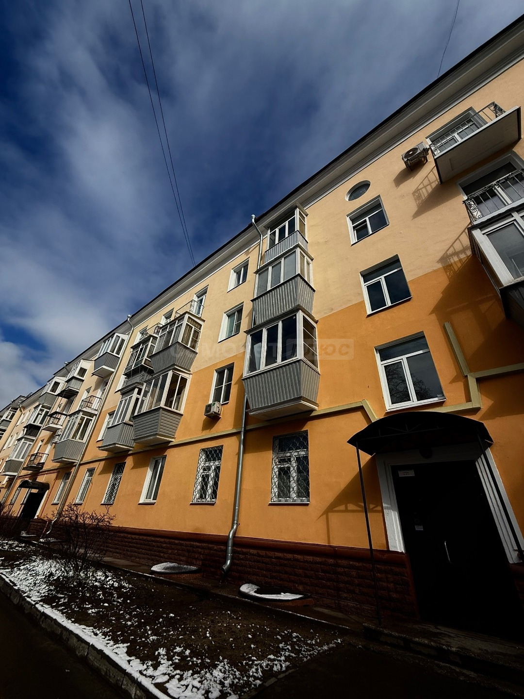 Представляем вам светлую просторную квартиру в хорошем районе!

Центр города! Удобное расположение. Хорошее местоположение и развитая инфраструктура.

В шаговой доступности находится:
- Технологический колледж
- ЧГУ
- Торгово-Экономический Колледж
- Спорт Комплекс Юбилейный
- Стадион Металлургов
- А