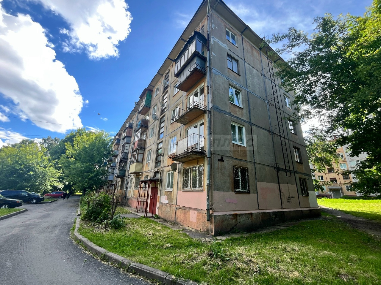 ДАННЫЙ ОБЪЕКТ можно купить по субсидированной ставке 11,9%, что существенно снизит платеж по ипотеке и переплату по процентам.

ВОЗЬМЕМ ВАШ ОБЪЕКТ В ЗАЧЕТ НОВОГО


Комната в Северном районе города.  

Расположена на 2 этаже 5-ти этажного дома. 
Отличный вариант комфортного жилья как для семьи, так и