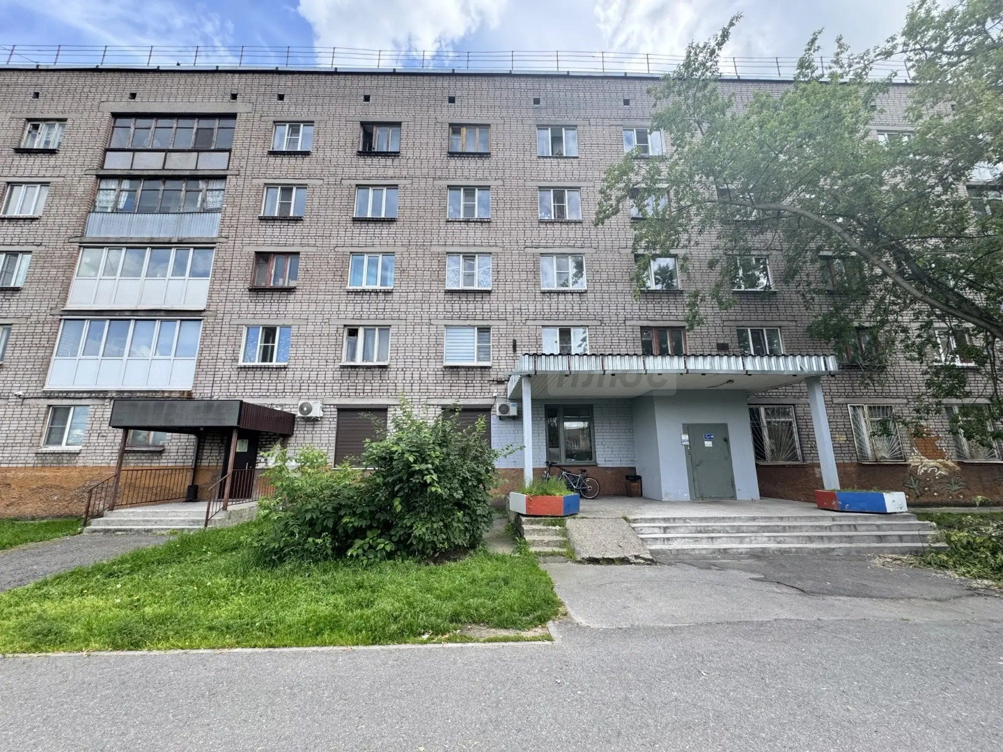 ДАННЫЙ ОБЪЕКТ можно купить по субсидированной ставке 11,9%, что существенно снизит ежемесячный платеж по ипотеке и переплату по процентам.

ВОЗЬМЕМ ВАШ ОБЪЕКТ В ЗАЧЕТ НОВОГО

В продаже комната в самом центре города! 
Расположена на 4 этаже 5-ти этажного дома. Отличный вариант комфортного жилья как д